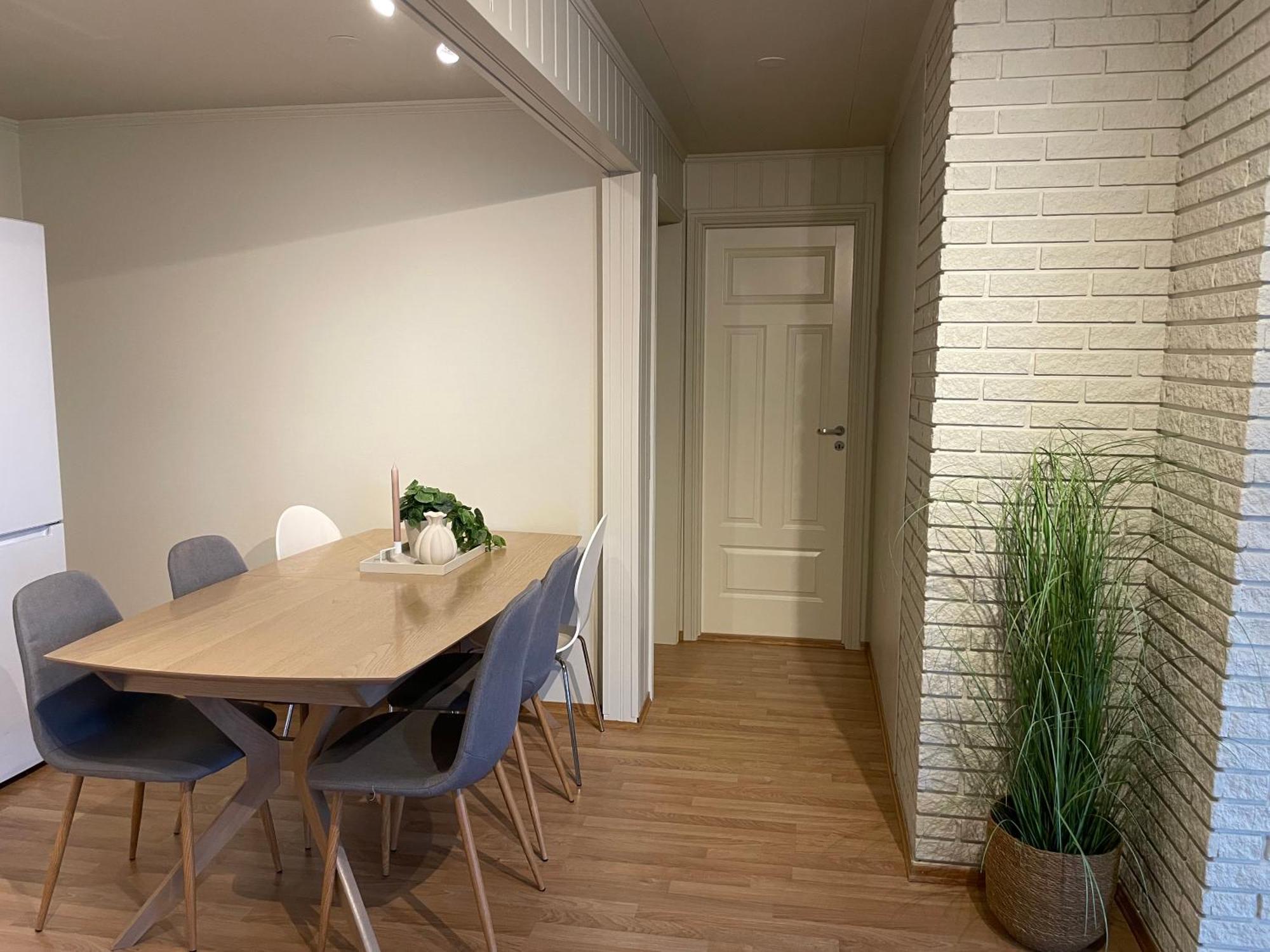 Homey With Sea View Apartment